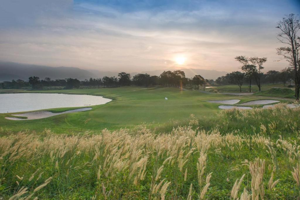 Royal Hills Golf Resort & Spa Nakhon Nayok Exteriér fotografie