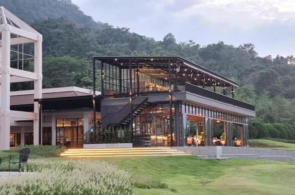 Royal Hills Golf Resort & Spa Nakhon Nayok Exteriér fotografie