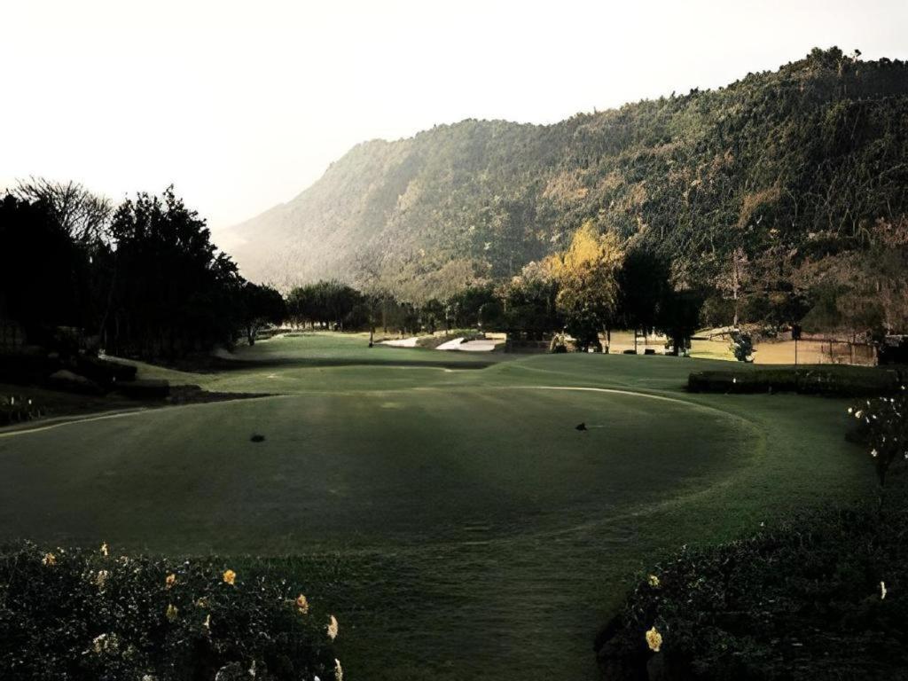 Royal Hills Golf Resort & Spa Nakhon Nayok Exteriér fotografie