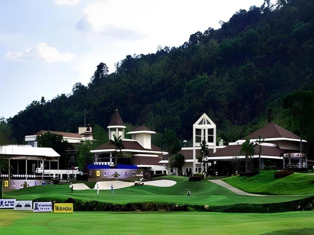 Royal Hills Golf Resort & Spa Nakhon Nayok Exteriér fotografie